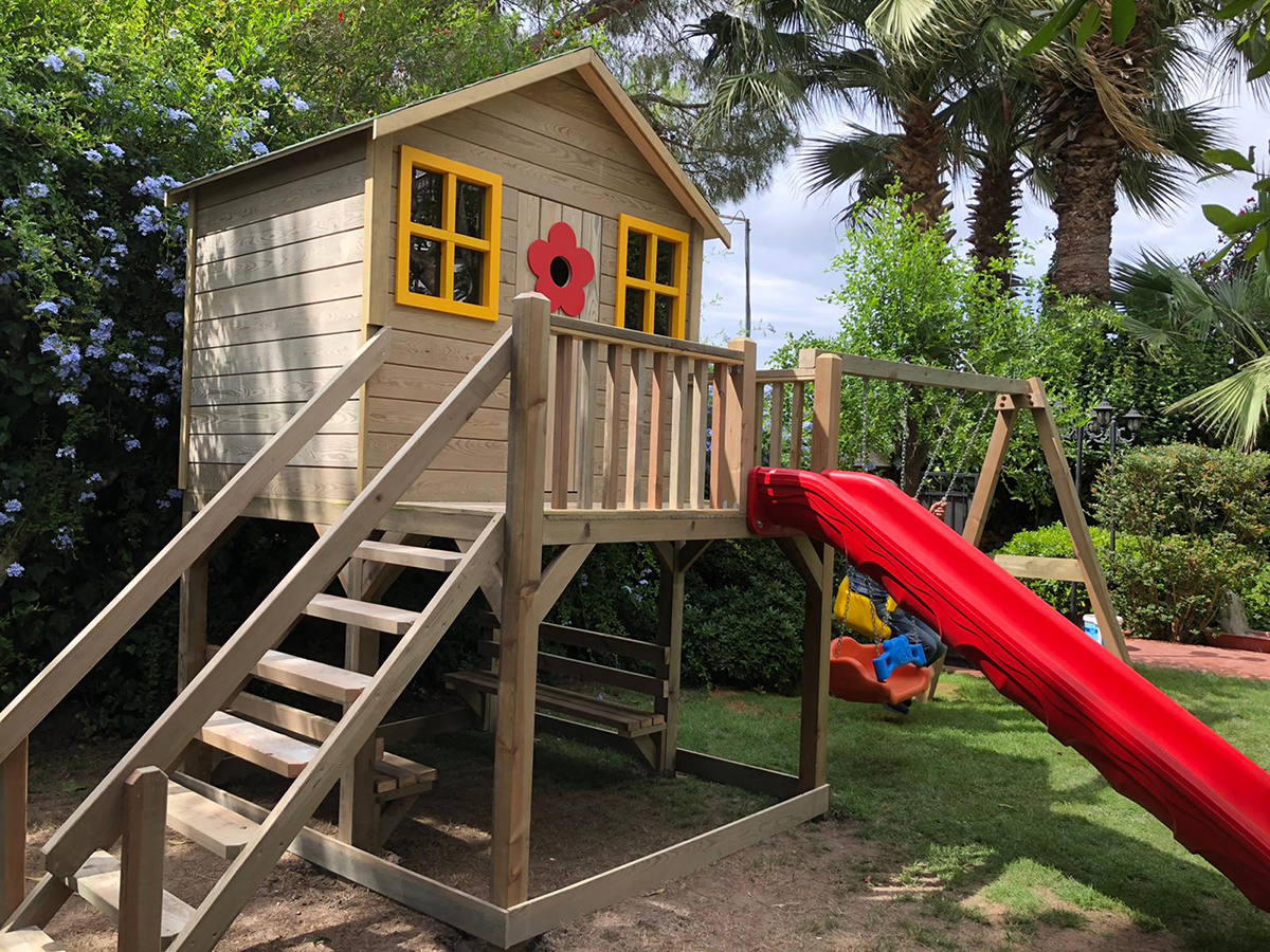 Büyük Boy Bahçe Ahşap Oyun Evi Ürün Resmi