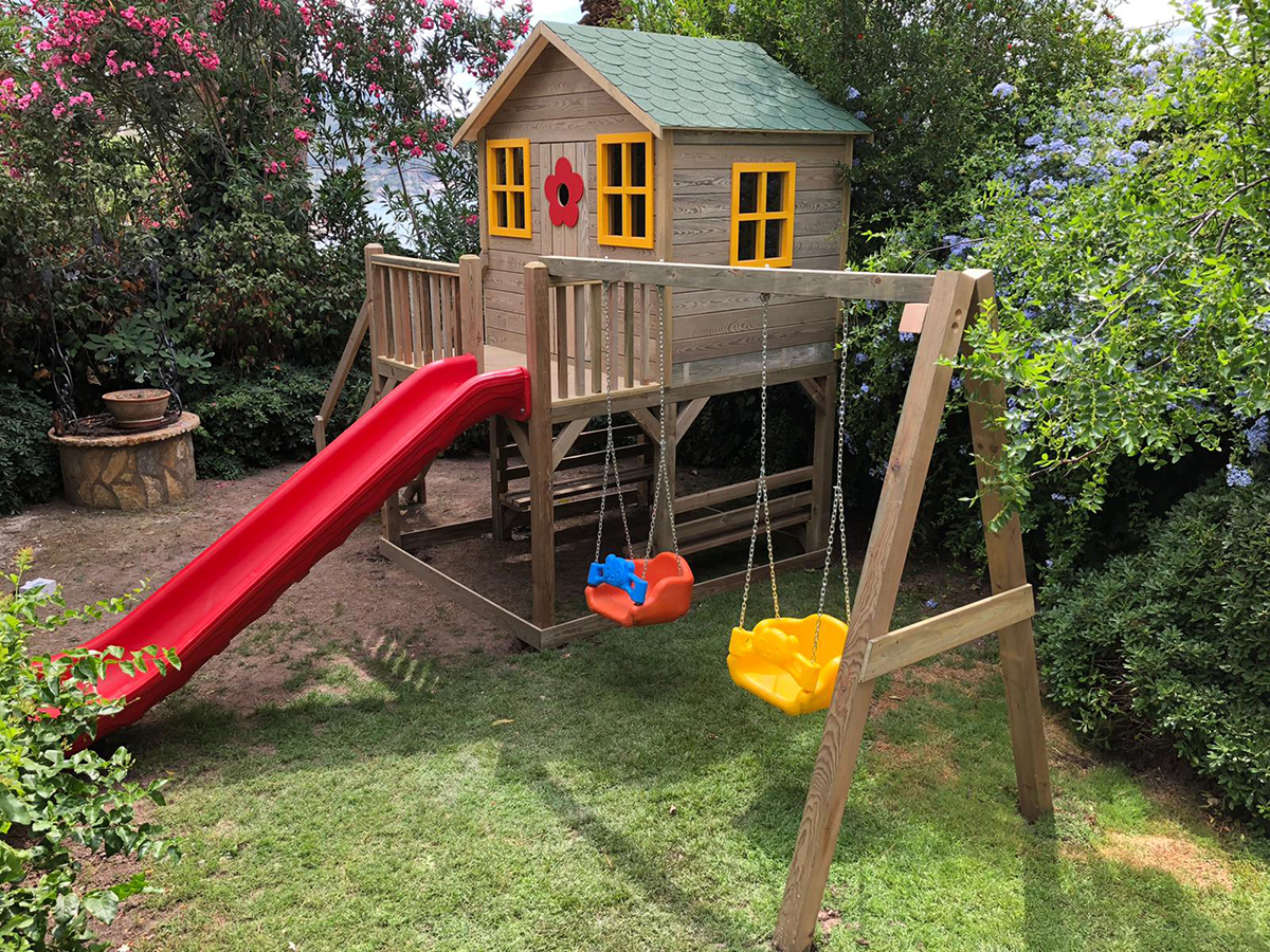 Büyük Boy Bahçe Ahşap Oyun Evi Tasarımı
