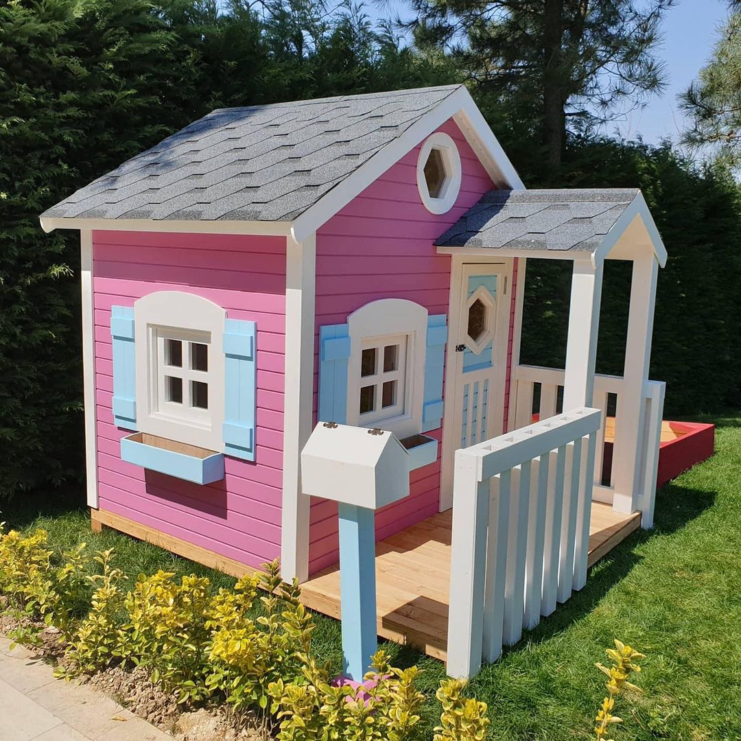 Pembe Ahşap Çocuk Oyun Evi Ürün Resmi